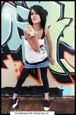 Girls - pey... dak gasitzi vreo poza colorata prin calc - Colorful pics